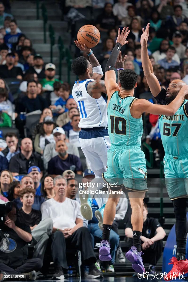 三球44分无力回天黄蜂不敌魔术 欧文末节发威独行侠翻盘老鹰