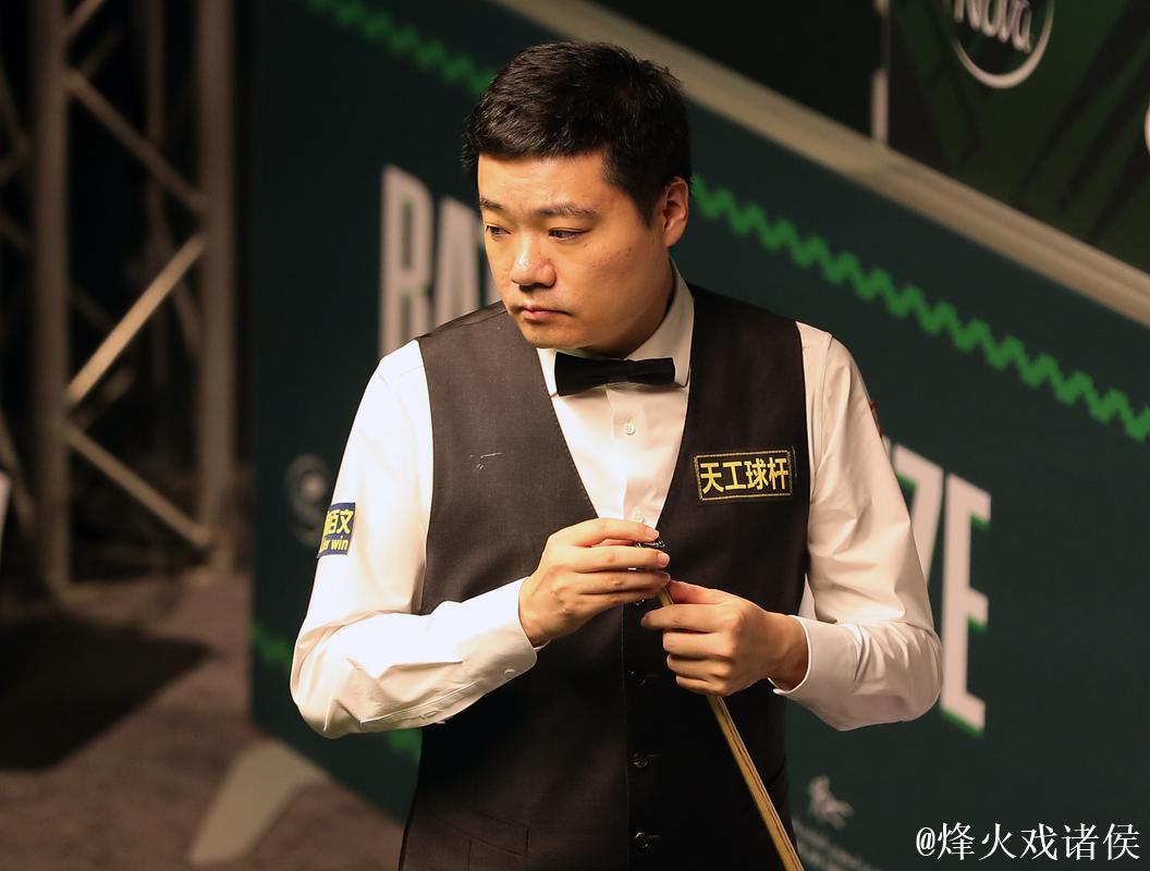 丁俊晖5-2战胜马奎尔 挺进斯诺克沙特大师赛16强